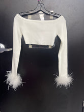 Load image into Gallery viewer, NWT Edikted Long Sleeve Top Size Medium
