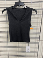 Load image into Gallery viewer, NWT Gym Shark Athletic Top Size Small
