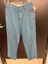 Load image into Gallery viewer, NWT Levi Pants Size 30
