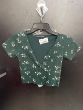 Load image into Gallery viewer, Brandy Melville T-Shirt Size Small
