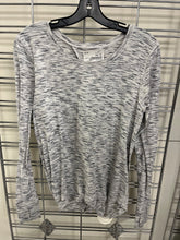 Load image into Gallery viewer, Lulu Lemon Athletic Top Size Medium
