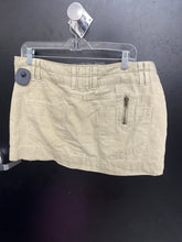 Load image into Gallery viewer, Garage Short Skirt Size Large
