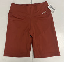 Load image into Gallery viewer, Nike Dri Fit Athletic Shorts Size Extra Small

