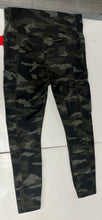 Load image into Gallery viewer, Athleta Athletic Pants Size Small
